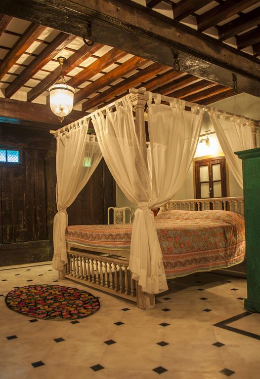 Dodhia Haveli Hotell Ahmedabad Rum bild