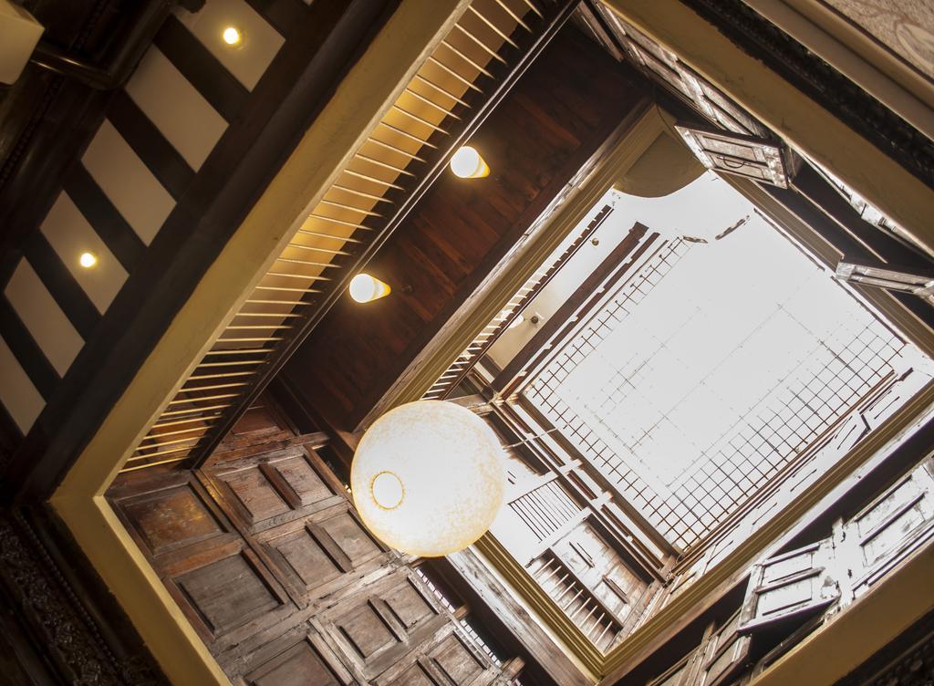 Dodhia Haveli Hotell Ahmedabad Exteriör bild